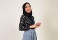 WFH dan Puasa Tetap Cantik, Coba Dandan Pakai Makeup Lokal Halal Yuk!