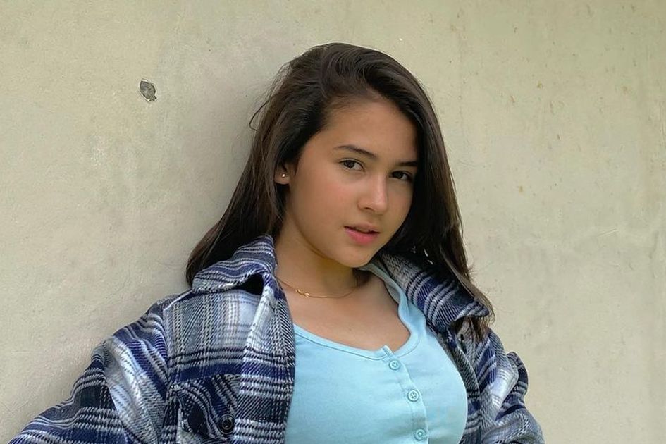 Semakin Cantik Dan Modis Menginjak Usia 14 Tahun Tengok 4 Inspirasi Gaya Fashion Untuk Remaja Ala Sandrinna Michelle Semakin Cantik Dan Modis Menginjak Usia 14 Tahun Tengok 4 Inspirasi Gaya Fashion Untuk Remaja Ala Sandrinna Michelle