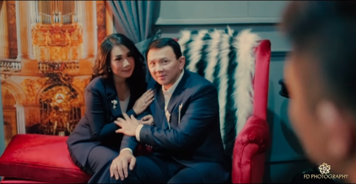 Foto Ahok dan Puput Nastiti Devi dengan tema Vintage