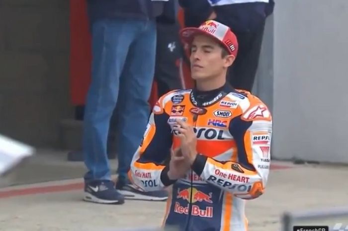 Momen sesaat sebelum Marc Marquez (Repsol Honda) mengaspal di Sirkuit Le Mans untuk sesi kualifikasi MotoGP Prancis 2019, Sabtu (18/5/2019).