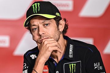 Valentino Rossi kesal hasil tes PCR berubah menjadi positif Covid-19, padahal dilakukan di hari yang sama.