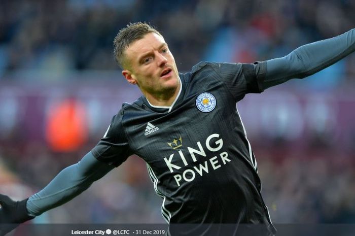 Penyerang Leicester City, Jamie Vardy, mengukir pencapaian gemilang di Liga Inggris usai menjebol gawang Brighton and Hove Albion.