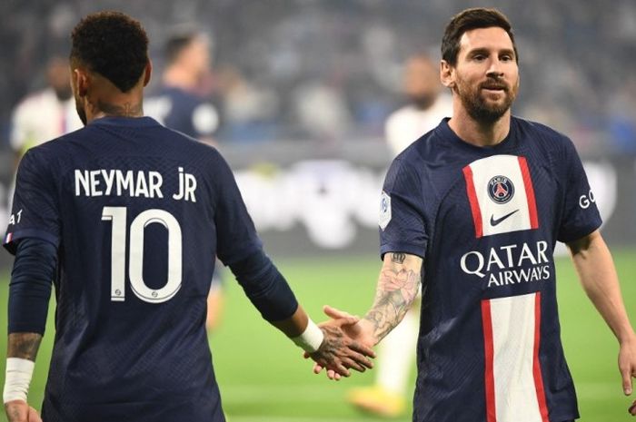 Lionel Messi dan Neymar dalam laga kontra Lyon pada lanjutan Liga Prancis 2022-2023.