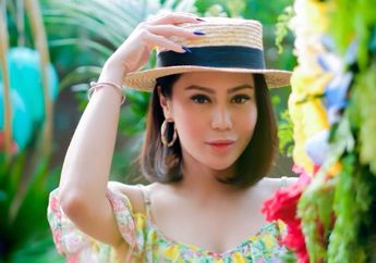 Cerai Gegara Mantan Suami Tolak Punya Anak, Vicky Zainal Kini Berani Unggah Foto Seksi Hingga Singgung Masa Lalu: Thank You...