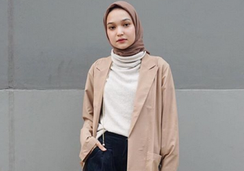 Tiru 5 Gaya Turtleneck Top Kece ala Selebgram Hijab yang Cocok Dipakai Saat Musim Hujan!