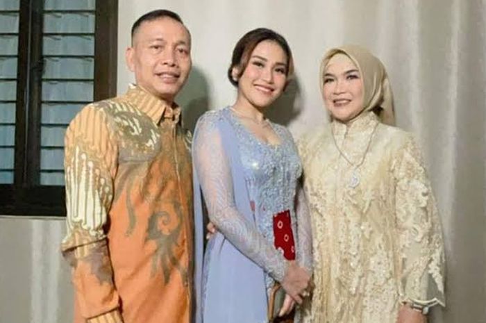 Ayah Rojak, Ayu Ting Ting, Umi Kalsum