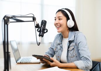 Ibu-Ibu Bisa Dapat Uang dari Rumah, Ini Tips Jadi Voice Over Talent Cuma Modal Suara