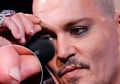 Johnny Depp Selama Ini Sembunyikan Penyebab Ujung Jarinya yang Terpotong