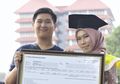 Bunga Mah Biasa, Cowok Ini Ngasih Saham ke Pacarnya Buat Kado Wisuda!