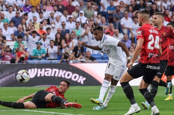 Rodrygo mencetak gol untuk Real Madrid ke gawang Mallorca pada lanjutan Liga Spanyol 2022-2023.