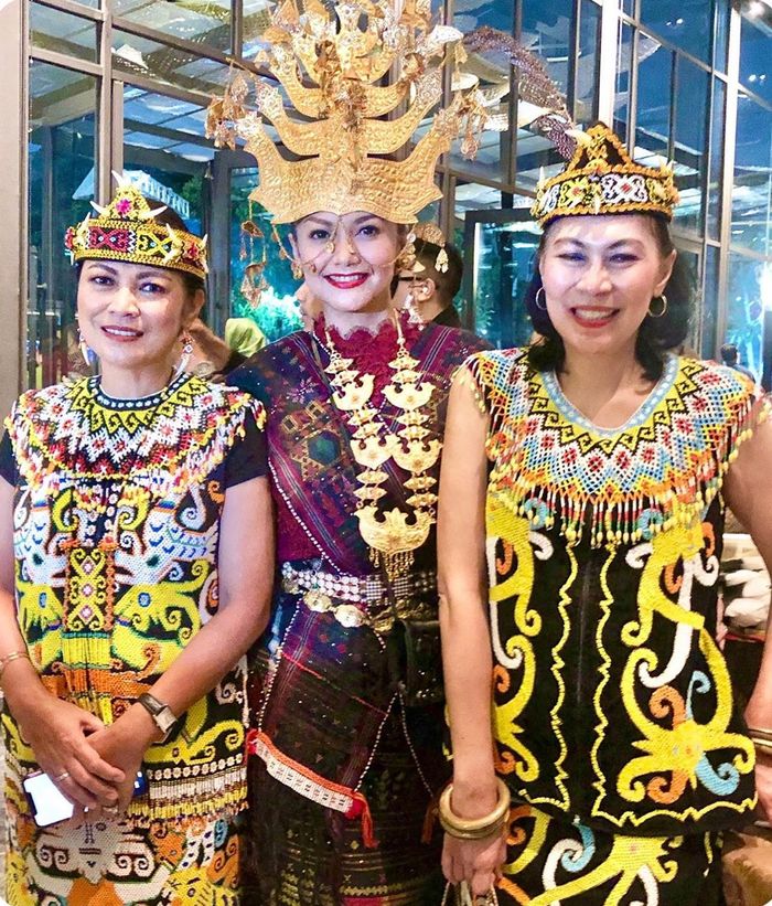 Bella Saphira dan ibu-ibu