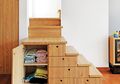 Mau Coba Renovasi Tangga di Rumah Mungil? Mudah, Begini Tipsnya!