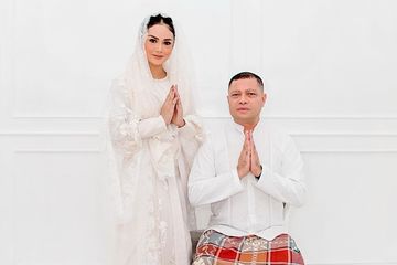 Bertahun Tahun Tak Pernah Diumbar Kd Diam Diam Miliki Orang Tua Angkat Yang Berstatus Sebagai Purnawirawan Tni Hingga Kini Terjun Ke Dunia Politik Begini Potret Akrab Keduanya Semua Halaman Pop Grid Id