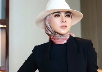 Biasanya Pakai Heels, Syahrini Kini Tampil Beda pakai Sneakers!