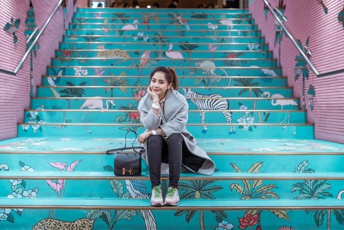 Model Baju Tidur Mewah Nagita Slavina Dinilai Ribet oleh Netizen, Yuk Lihat!