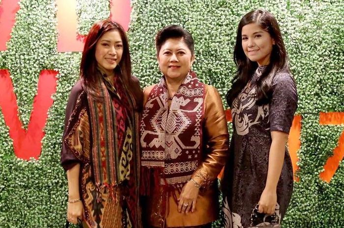 Lihat Foto  Jadul  3 Wanita Pendamping Pria  Yudhoyono Ani 