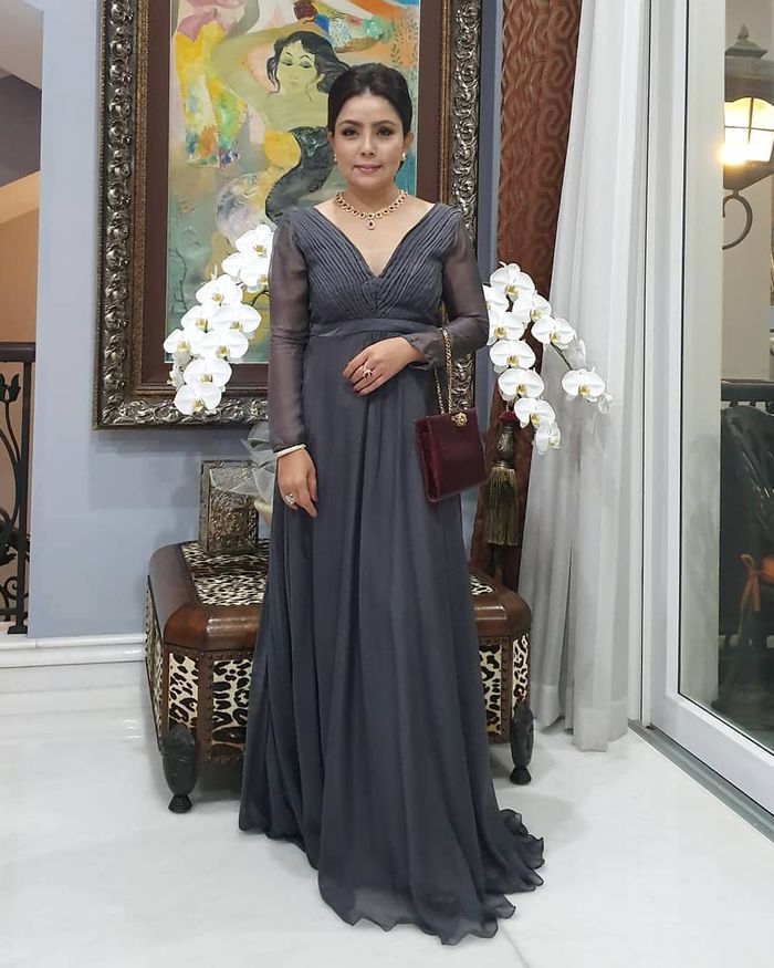 Penampilan elegan seksi Mayangsari