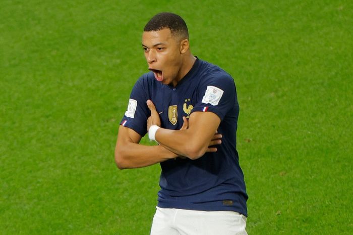 Kylian Mbappe rayakan gol dalam duel timnas Prancis vs Polandia pada laga Piala Dunia 2022 di Al Thumama Stadium, Doha (4/12/2022).