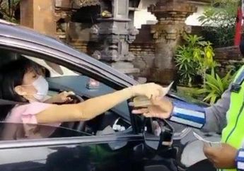 Ketahuan Terobos Lampu Merah Malah Caci Petugas Saat Ditilang, Jangan Ditiru!