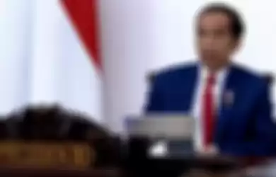 Presiden Joko Widodo (Jokowi) saat memimpin rapat terbatas terkait Percepatan Penyerapan Garam Rakyat melalui siaran YouTube Sekretariat Presiden, Senin (5/10/2020).