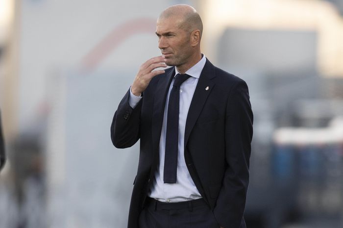 Zinedine Zidane mengaku Real Madrid sangat komplit usai mengalahkan Moenchengladbach dan lolos ke babak 16 besar Liga Champions.