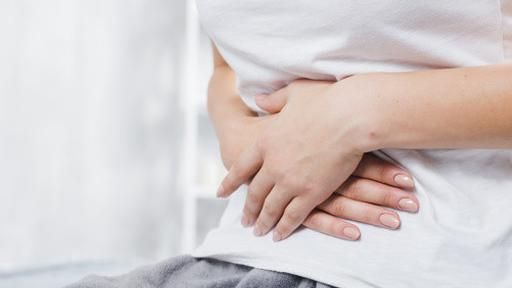 7 Cara Mengatasi Perut Kembung, Salah Satunya Jalan Kaki Setelah Makan - Semua Halaman - Grid Health