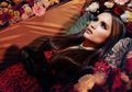 Promosi Baju Olahraga, Cinta Laura Hanya Pakai Bra dan Legging Pamerkan Tubuh Berotot