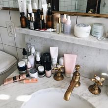 Waduh, Ada Bahaya Kalau Simpan Skincare di Kamar Mandi, Bukan Cantik Malah Dapatkan Hal Seram Ini