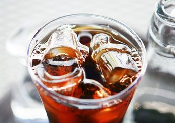 Waduh Jangan Sampai Telan Risiko Pahit Sendiri, Ini Bahayanya Jika Minum Es Teh Manis Terlalu Sering