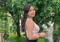 Brisia Jodie Pakai Celana Transparan Pamer Kaki dan Paha Mulus, Netizen Malah Kira Celana Jas Hujan !