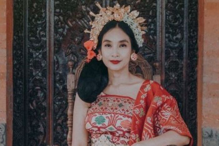 Sosoknya Bak Hilang dari Gemerlapnya Dunia Hiburan Usai Dinikahi Pria Keturunan Bangsawan <a href='https://tribunmedan.cfd/tag/bali' title='Bali'>Bali</a>, Begini Kabar <a href='https://tribunmedan.cfd/tag/happy-salma' title='Happy&nbsp;Salma'>Happy&nbsp;Salma</a> yang Makin Cantik Jelita dan Pilih Habiskan Hidupnya Bareng Anak Suami di Pulau Dewata