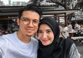 Sang Suami Dilaporkan ke Polisi, Lihat Gaya Kompak Zaskia Sungkar dan Irwansyah dalam Postingan Terbarunya