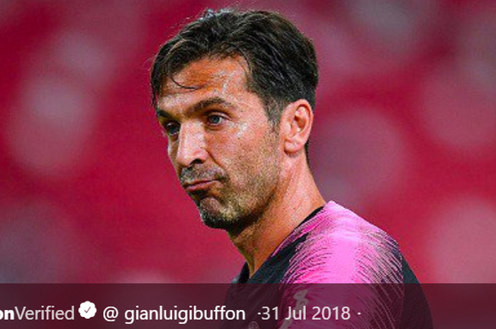 Gianluigi Buffon, meninggalkan PSG setelah hanya satu musim membela klub Liga Pancis itu.
