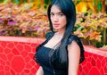 Pamer Lekuk Tubuh Aduhai, Tampilan Super Seksi Angel Karamoy Pakai Off Shoulder Dress Justru Disebut Bak Barbie Hidup!