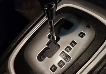 Belajar Mobil Matik Toyota Rush, Apaan Saja Sih di Tuas Transmisi?