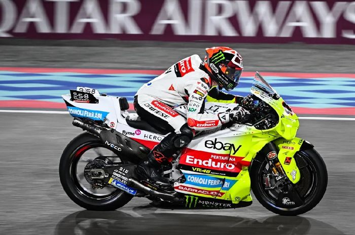 Pembalap Enduro Pertamina VR46, Fabio Di Giannantonio pada tes pramusim MotoGP 2024 di Sirkuit Lusail, Qatar, Senin, 19 Februari 2024