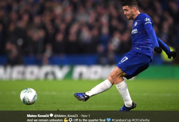 Gelandang Chelsea, Mateo Kovacic, beraksi dalam laga Piala Liga Inggris melawan Derby County 
