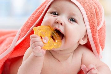 Memilih Teether yang Pas Untuk Bayi Sesuai Usia dan Cara Perawatannya Supaya Tetap Sehat