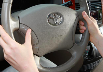 Care N' Cheers : Tiap Hari dipegang Tangan, Begini Perawatan Setir Mobil