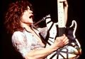 Curhat Gitaris Fall Out Boy Atas Kematian Eddie Van Halen: Peran Dia Sama Besarnya dengan Ibuku