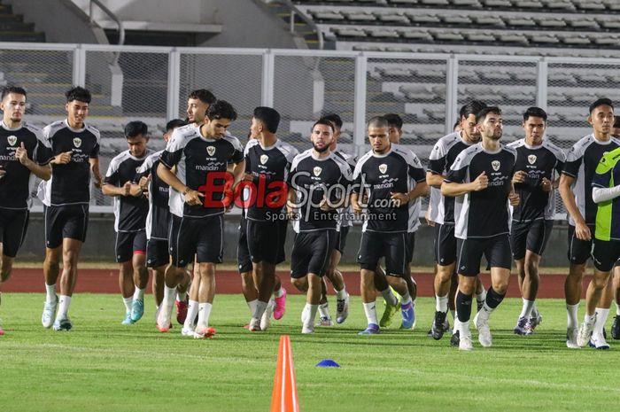 Skuat timnas Indonesia (skuad timnas Indonesia) sedang mengikuti latihan di Stadion Madya, Senayan, Jakarta, Minggu (8/9/2024) malam.