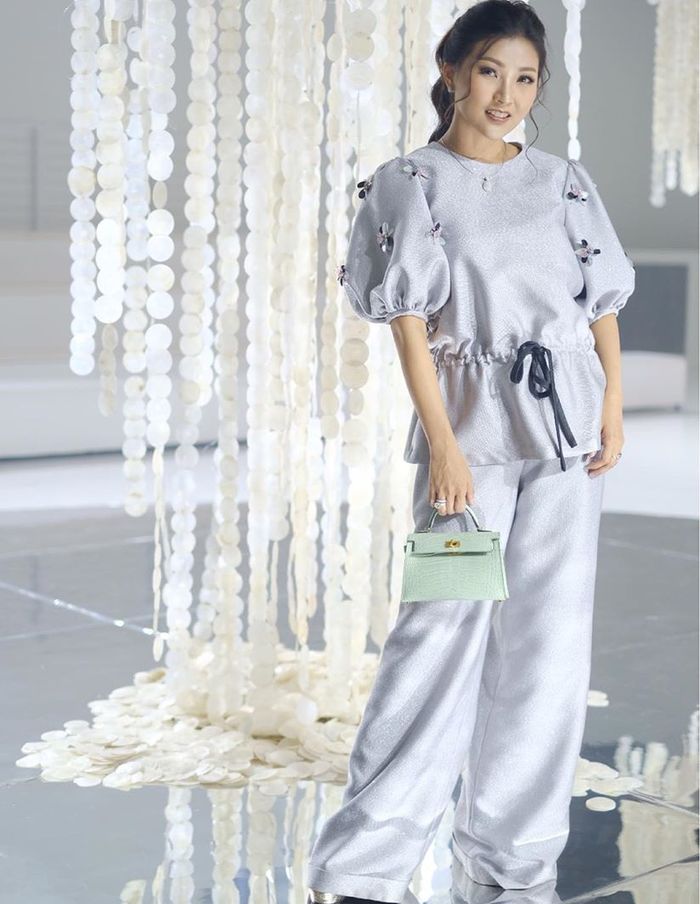 Tampilan Sarwendah saat hadiri acara fashion show Ivan Gunawan