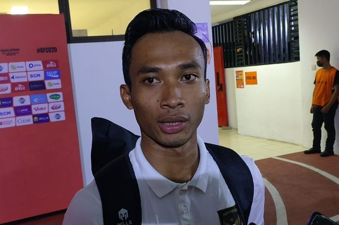 Pemain Timnas U-20 Indonesia, Robi Darwis saat ditemui awak media seusai skuad Garuda melawan Hong Kong, di Stadion Gelora Bung Tomo, Surabaya, Jumat (16/9/2022).