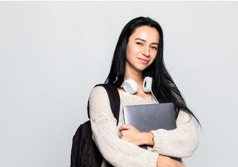 Langkah yang Tepat dalam Membaca Puisi, Bab 5 Bahasa Indonesia Tingkat Lanjut SMA Kelas XI Kurikulum Merdeka