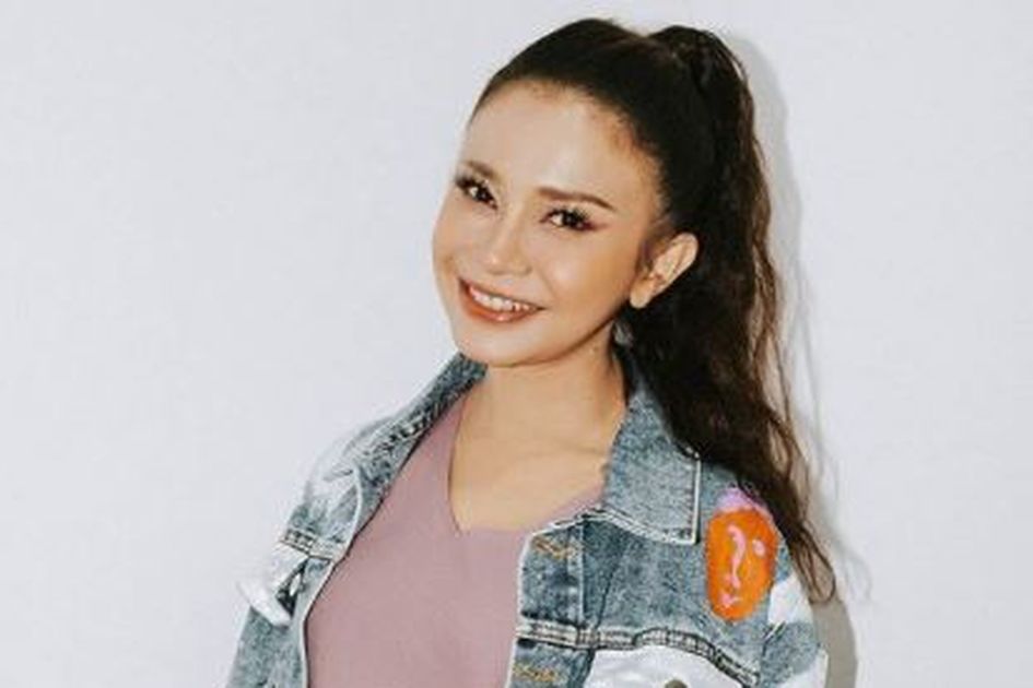 Pamornya Selalu Ngetop Sebagai Penyanyi Papan Atas Sampai Punya Banyak Fans Di Tanah Air Rossa Girang Bisa Lantunkan Lagu Di Pernikahan Penggemar Beratnya Mewujudkan Mimpi Pengantin