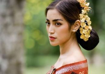 Keciduk Gandeng Cowok Macho di Acara Pernikahan Aurel Hermansyah dan Atta Halilintar, Penampilan Elegan Jessica Iskandar dalam Balutan Kebaya Mewah Bikin Netizen Kepincut Berat: di Antara Banyak Tamu, Gaun Jedar Paling Bagus