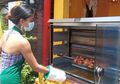 Viral, Bule Jualan Ayam Panggang di Yogyakarta Karena Terdesak Pandemi, Bermodal Resep Turun-temurun dari Belgia: Satu Tahun Tidak Ada Kerja Buat Hidup