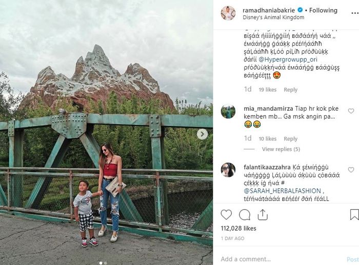 Nia Ramadhani saat liburan