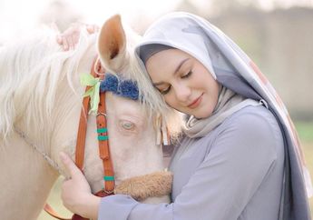 Jawab Rasa Penasaran Penggemarnya, Irish Bella Ungkap Alasan Dirinya Mantap Berhijab