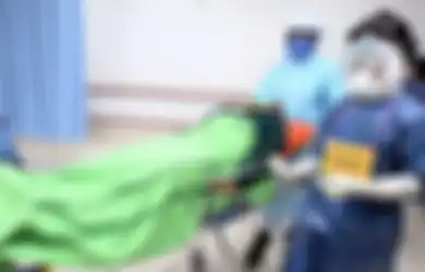 Tetap Bertahan Jadi Garda Terdepan Lawan Covid-19 Meski Sempat Ditentang Keluarga, Seorang Petugas Medis Ungkap Alasannya, Membuat Hati Bergetar!